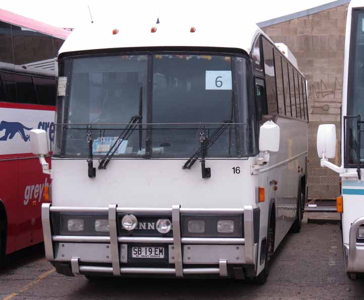 Alexs Mini Coaches Denning Landseer 16